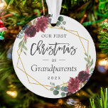 Grand-parents Premiers Noël Bourgogne photo floral<br><div class="desc">**** N'oubliez pas de télécharger votre photo préférée au dos. Si vous n'avez pas besoin du placement photo, vous pouvez le retirer en utilisant l'outil de conception ***** Célébrez votre premier Noël en tant que grand-parents avec cet ornement photo de cadre géométrique rouge-bourguignon. Ajoutez une photo et un texte préférés...</div>