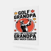 Grand-père de golf comme un grand-père régulier (Angle)