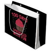 Grand Sac Cadeau 100 Jours Parsemés De Fun Cupcake Écolière (Devant Angle)