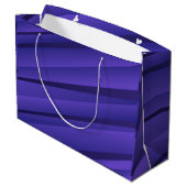 Grand Sac Cadeau A purple gift bag with a wavy, abstract pattern  (Dos Angle)