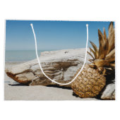 Grand Sac Cadeau Ananas en or sur la plage (Dos)