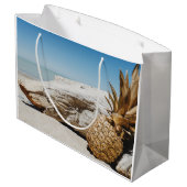 Grand Sac Cadeau Ananas en or sur la plage (Dos Angle)