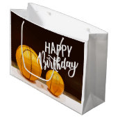 Grand Sac Cadeau Basketball Joyeux anniversaire sur noir  (Devant Angle)