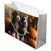 Grand Sac Cadeau Bernedoodle Chiot Automne Citrouille de plaisir (Dos Angle)