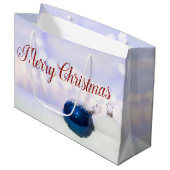 Grand Sac Cadeau Boules de Noël Bleu Blanc, Joyeux Noël (Devant Angle)