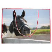 Grand Sac Cadeau Cheval mignon à mâcher sur une clôture (Dos)