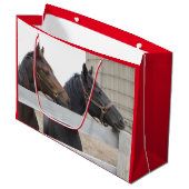 Grand Sac Cadeau Chevaux mignons Vue sur une clôture (Devant Angle)