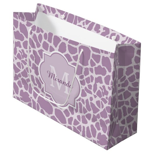Grand Sac Cadeau Chic Purple Giraffe Imprimer avec Monogramme et no (Devant Angle)