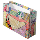 Grand Sac Cadeau Crazy Patchwork Quilt Avec Zigzag Stitch (Devant Angle)