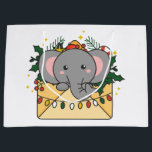Grand Sac Cadeau Elephant Christmas Letter Winter Animals Elephants<br><div class="desc">L'éléphant à Noël comme salutation de Noël. Animaux amusants dans la lettre pour les vacances. Un doux salut de Noël. Les éléphants sont des animaux mignons et parfaits pour Noël.</div>