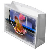 Grand Sac Cadeau Fleur Freesia sur le clavier (Dos Angle)