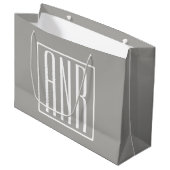 Grand Sac Cadeau Initiales Monogramme | Blanc Sur Gris Clair (Devant Angle)