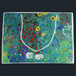 Grand Sac Cadeau Jardin agricole avec tournesols, Gustav Klimt<br><div class="desc">Gustav Klimt (14 juillet 1862 - 6 février 1918) était un peintre symboliste autrichien et l'un des membres les plus importants du mouvement de sécession de Vienne. Klimt est réputé pour ses peintures, ses peintures murales, ses croquis et autres objets d'art. En plus de ses oeuvres figuratives, qui comprennent des...</div>