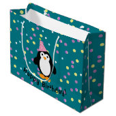 Grand Sac Cadeau Joyeux Penguin de fête d'anniversaire (Devant Angle)