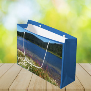 Grand Sac Cadeau Lac pittoresque avec Fleurs sauvages