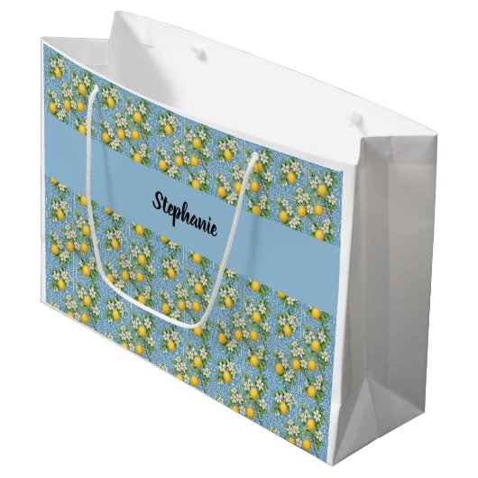 Grand Sac Cadeau Lemon Citrus Blue Tile Pattern Monogram Name (Devant Angle)