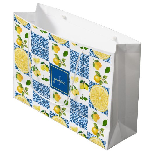 Grand Sac Cadeau Lemon Monogram Name French Country Tile Pattern (Devant Angle)