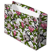 Grand Sac Cadeau Magnolia en floraison et tireur (Devant Angle)