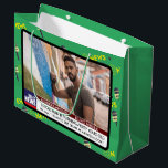 Grand Sac Cadeau Mens Funny 40th Birthday TV News 50th 60th<br><div class="desc">BIG NEWS 40th Birthday Hommes's Funny Breaking News TV Graphic. Est-il au-dessus de la colline ? Utilisez les boutons de personnaliser et les touches fléchées pour déplacer l'image en place... . La grande nouvelle est en train de se produire. Entièrement modifiable et facile à modifier le texte. Changez la photo...</div>