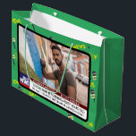 Grand Sac Cadeau Mens Funny 40th Birthday TV News 50th 60th<br><div class="desc">BIG NEWS 40th Birthday Hommes's Funny Breaking News TV Graphic. Est-il au-dessus de la colline ? Utilisez les boutons de personnaliser et les touches fléchées pour déplacer l'image en place... . La grande nouvelle est en train de se produire. Entièrement modifiable et facile à modifier le texte. Changez la photo...</div>