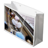 Grand Sac Cadeau Paparazzi bij Fubby op rooster. (Devant Angle)