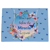 Grand Sac Cadeau Papillons et fleurs Citation de mentalité positive (Devant)