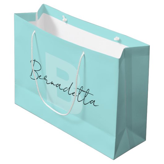 Grand Sac Cadeau Pastel Turquoise | Élégant script de nom manuscrit (Devant Angle)