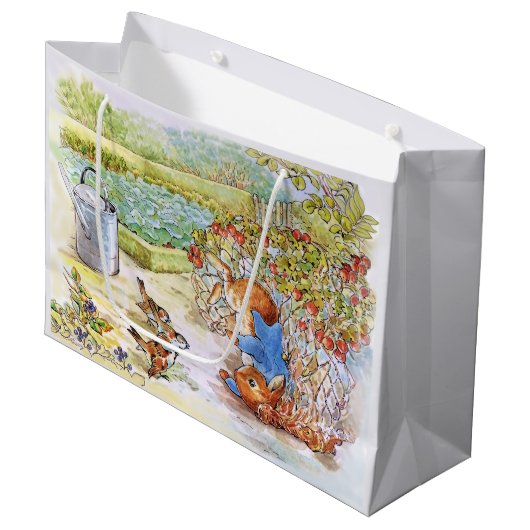 Grand Sac Cadeau Peter le lapin Tumbling dans Vegie Patch (Devant Angle)