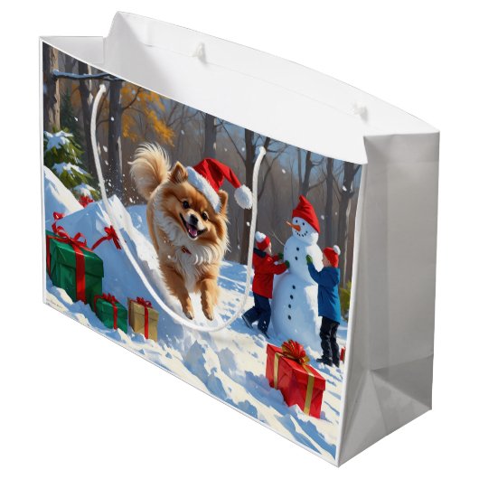 Grand Sac Cadeau Poméranien en neige avec Casquette de Noël (Dos Angle)
