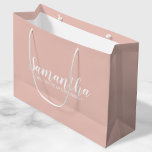 Grand Sac Cadeau Proposition de Bridesmaid moderne<br><div class="desc">Sac cadeau de proposition Bridesmaid moderne avec nom de femme d'honneur personnalisée en blanc style de police de script moderne avec texte en style de police sans serif moderne sur arrière - plan rose vif. Aussi parfait pour femme de ménage d'honneur,  fille de fleurs et plus.</div>