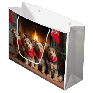 Grand Sac Cadeau Terrier Australien au coin de la cheminée Noël