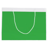 Grand Sac Cadeau Un paysage verdoyant peuplé d'arbres verdoyants. (Dos)