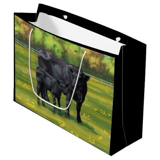 Grand Sac Cadeau Vache d'Angus noir et veau mou en pâturage d'été (Devant Angle)