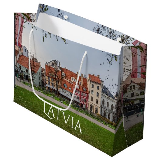 Grand Sac Cadeau Vieille ville de Riga en automne (Devant Angle)
