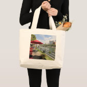 GRAND TOTE BAG 広島市。京橋川沿いのオープンカフェにて。 (Devant (produit))