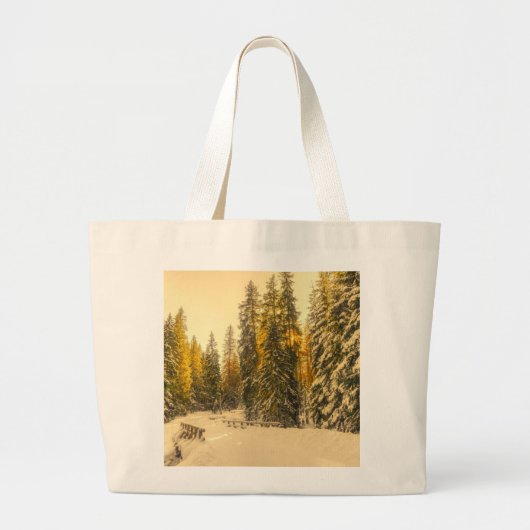 Grand Tote Bag Chemin d'hiver neigeux avec pins (Devant)