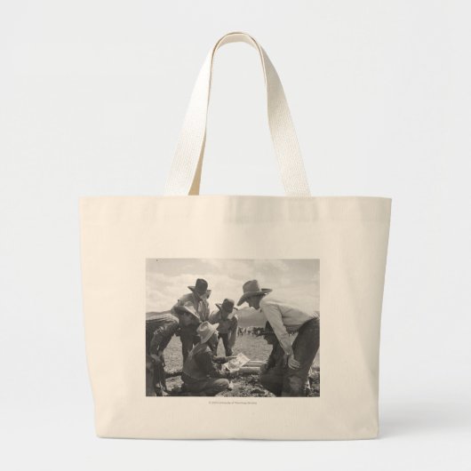 Grand Tote Bag Cowboys regardant une magazine (Devant)