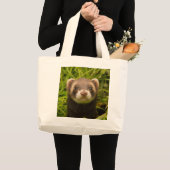 Grand Tote Bag Ferret Brown dans l'herbe (Devant (produit))