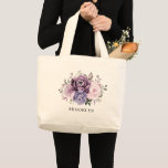 Grand Tote Bag Nuances de Dusty Purple Blooms Fête des mariées Do<br><div class="desc">Un élégant et moderne cadeau de douche nuptiale fleurie au milieu de l'été est doté d'un bouquet de pivoines roses aquarelles dans les tons de prune violette, rose poussiéreux, rose poussiéreux, mauve, sauge avec feuilles botaniques verdoyants et eucalyptus. S'il vous plaît trouver d'autres modèles et variantes de mon magasin "blissweddingpaperie"....</div>