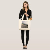 Grand Tote Bag Plage de sable noir à Hawaii (Devant (modèle))