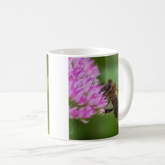 Grande abeille sur une tasse (Devant droit)