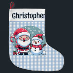 Grande Chaussette De Noël Bleu Et Blanc En vichy Père Noël Et Snowman<br><div class="desc">Joli classique bleu et blanc en vichy bas de Noël. Dans une bande blanche en haut du bas est un modèle en texte noir sur le devant pour ajouter un nom et un modèle au dos pour ajouter votre message de Noël. Sur le devant se trouve une jolie illustration de...</div>