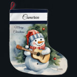 Grande Chaussette De Noël Cute Snowman Guitare personnalisée<br><div class="desc">Apportez votre joie de vacances à votre maison avec notre mignonne Guitare Snowman Grand Noël Stocking! Idéal pour les cadeaux et les gourmandises, c’est un joli complément à vos festivités. Personnalisez avec ce nom spécial et cette année pour un souvenir merveilleux! Des designs exclusifs créés pour vous par My Baby...</div>
