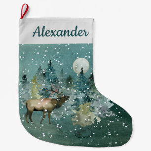 Grande Chaussette De Noël Élan majestueux dans une forêt sous la neige de la