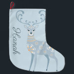Grande Chaussette De Noël Folk Art Winter Deer Personnalisé<br><div class="desc">Cerf aux motifs d'art folklorique sur arrière - plan bleu clair. Personnalisé avec nom ou titre</div>
