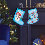 Grande Chaussette De Noël Noël des merveilles hivernales de Snowman<br><div class="desc">Transformez votre décor de vacances avec notre enchanteresse "Snowman's Winter Wonderland" Noël Stocking. Ce ravissant bas est un ajout captivant à votre ambiance festive, avec un design ludique qui incarne l'esprit enchanteur de la saison de Noël. L'avant de l'empoissonnerie est ornée d'un bonhomme de neige lunatique, doucement vêtu d'une tenue...</div>