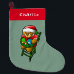 Grande Chaussette De Noël Père Noël Teddy Bear<br><div class="desc">Père Noël en peluche de Noël est assis sur sa chaise haute en train de manger de la nourriture de Noël.</div>
