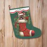 Grande Chaussette De Noël Petit Chien à Chien à Chien à Chien à Pékin<br><div class="desc">Cette réserve de vacances a l'image d'un adorable petit chiot français Bulldog qui sort d'un bas rouge orné. L'image est entourée de baies saintes, de baies rouges et de fleurs de poinsettia, et est placée sur un arrière - plan vert de Noël. Une arête blanche bordée de rouge tient votre...</div>