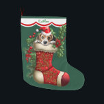 Grande Chaussette De Noël Puppy Peeking Beagle mignon<br><div class="desc">Cette réserve de vacances a l'image d'un adorable chiot Beagle marron et blanc qui sort d'un bas rouge orné. L'image est entourée de baies saintes, de baies rouges et de fleurs de poinsettia, et est placée sur un arrière - plan vert de Noël. Une arête blanche bordée de rouge tient...</div>