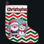 Grande Chaussette De Noël Rouge, Vert, Blanc Chevron Père Noël Et Snowman<br><div class="desc">Joli bas de Noël avec un motif en chevron rouge, vert et blanc à l'avant et à l'arrière. Dans une bande blanche en haut du bas est un modèle en texte noir sur le devant pour ajouter un nom et un modèle au dos pour ajouter votre message de Noël. Sur...</div>